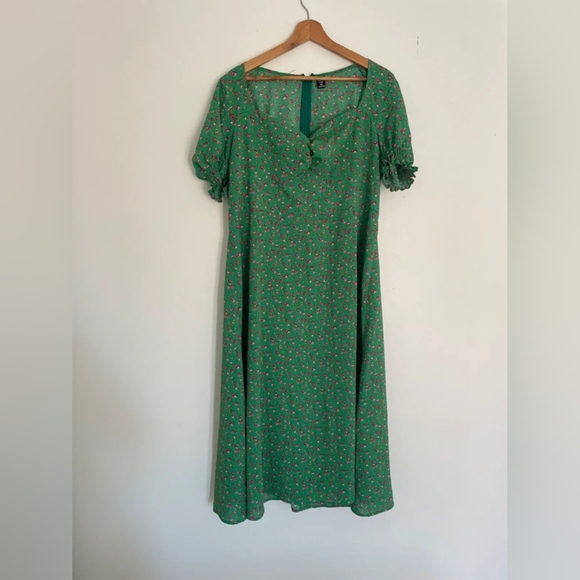 Green Floral Women's Dress - Picture 1 of 6